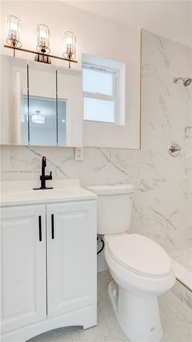 1921 NE 158th St, North Miami Beach, FL 33162