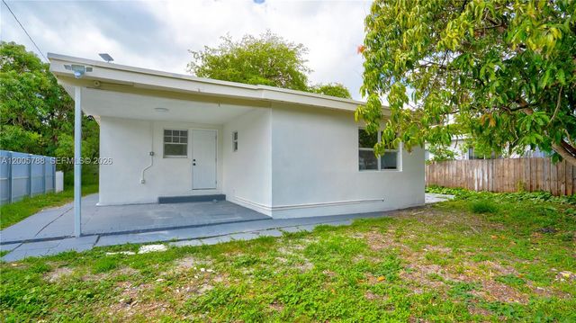 1921 NE 158th St, North Miami Beach, FL 33162