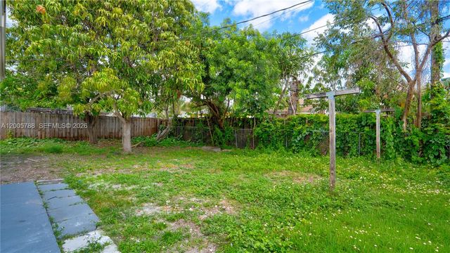 1921 NE 158th St, North Miami Beach, FL 33162