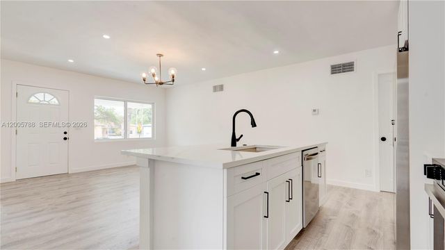 1921 NE 158th St, North Miami Beach, FL 33162