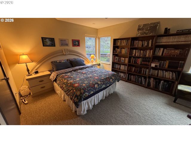 14 MOSIER CREEK Pl, Mosier, OR 97040