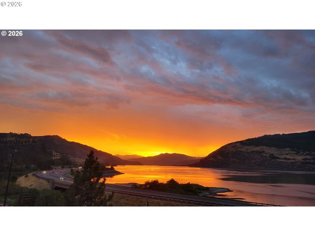 14 MOSIER CREEK Pl, Mosier, OR 97040