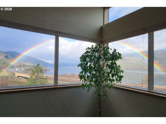 14 MOSIER CREEK Pl, Mosier, OR 97040