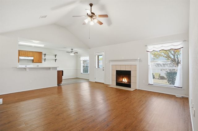 212 Preston Drive, Cleburne, TX 76033