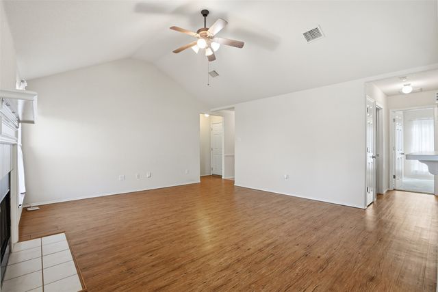 212 Preston Drive, Cleburne, TX 76033