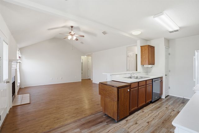 212 Preston Drive, Cleburne, TX 76033