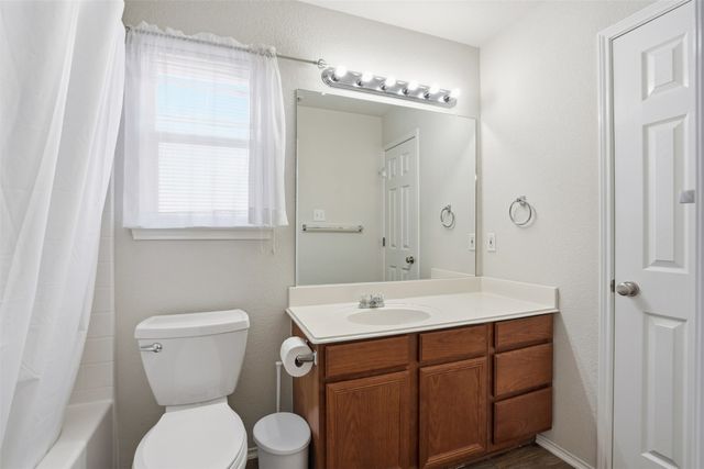 212 Preston Drive, Cleburne, TX 76033