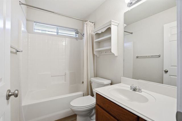 212 Preston Drive, Cleburne, TX 76033