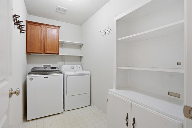 212 Preston Drive, Cleburne, TX 76033