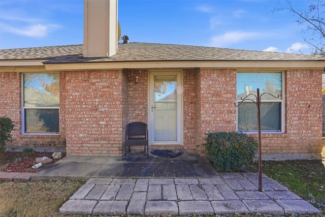 212 Preston Drive, Cleburne, TX 76033