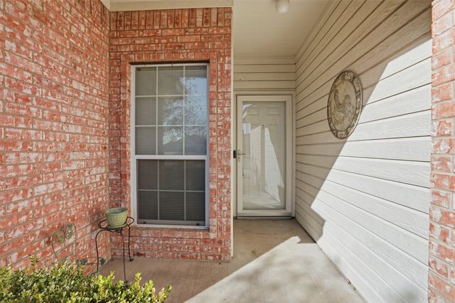 212 Preston Drive, Cleburne, TX 76033