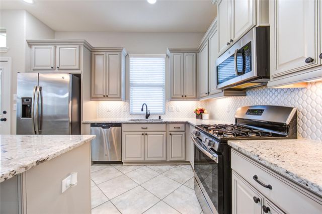 12130 La Strada Street, Richmond, TX 77406