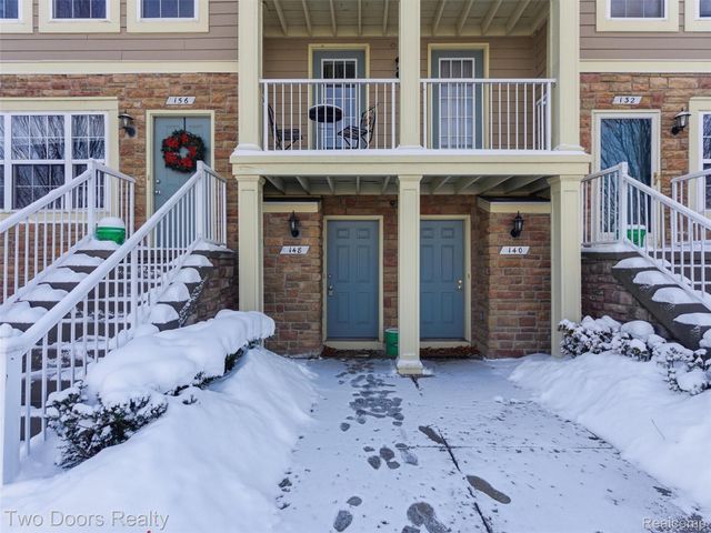 148 Saber Way, Lake Orion Village, MI 48362