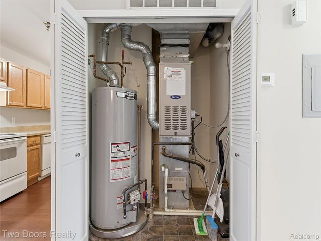 148 Saber Way, Lake Orion Village, MI 48362