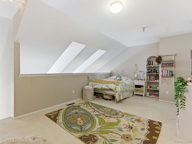 148 Saber Way, Lake Orion Village, MI 48362