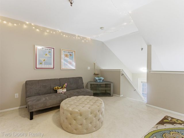 148 Saber Way, Lake Orion Village, MI 48362