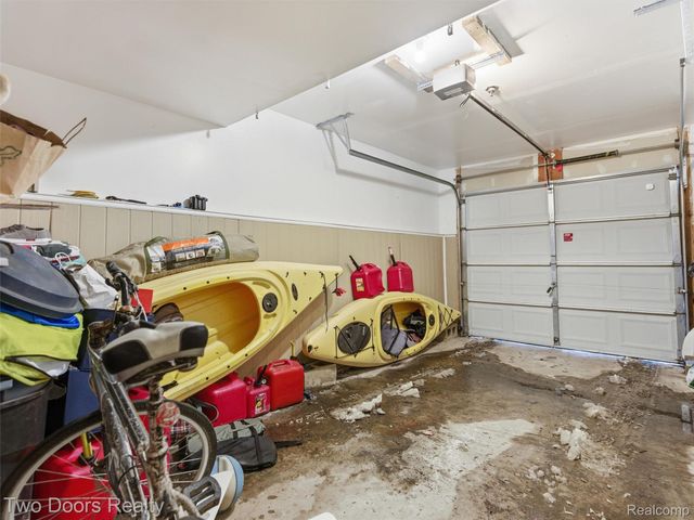 148 Saber Way, Lake Orion Village, MI 48362