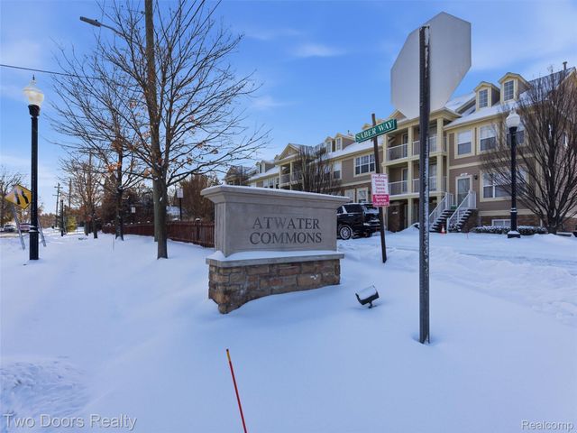 148 Saber Way, Lake Orion Village, MI 48362