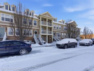 148 Saber Way, Lake Orion Village, MI 48362