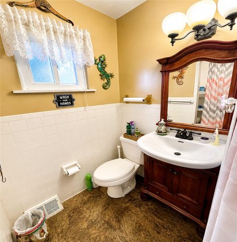 919 Millerdale St, Stanton Heights, PA 15201