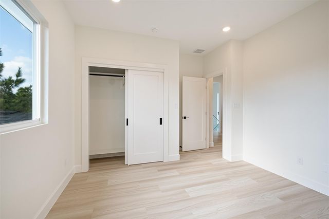 182 Lakeside DR, Bastrop, TX 78602