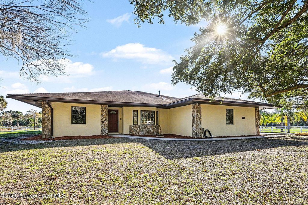 655 N Burnett Road, Cocoa, FL 32926