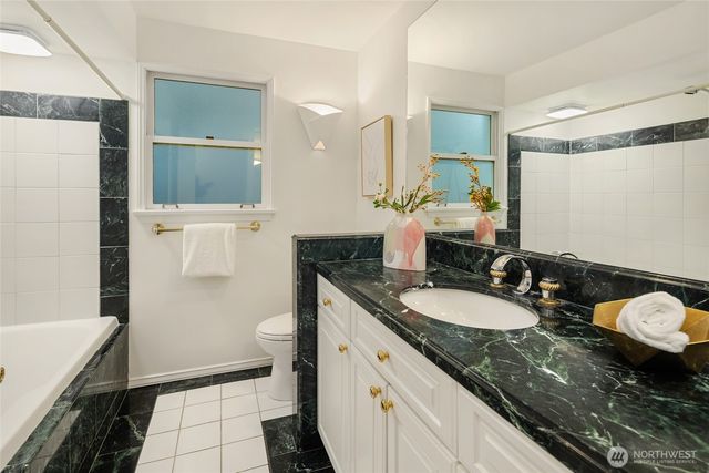 6816 51st Avenue NE, Seattle, WA 98115