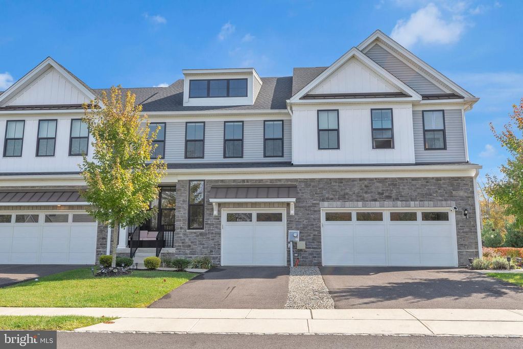 29 BEACHWOOD DR, MONROE TOWNSHIP, NJ 08831 — exterior