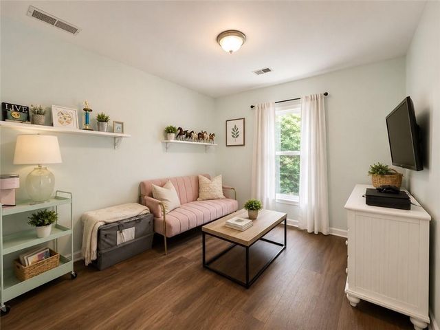 3905 N Seminole Way, Woodstock, GA 30189