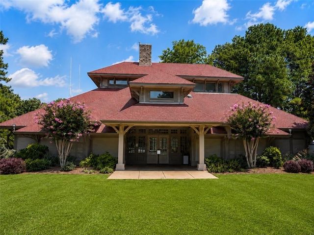 3905 N Seminole Way, Woodstock, GA 30189