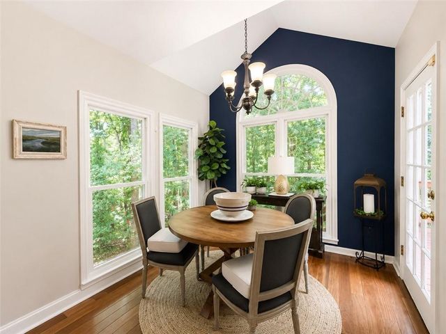 3905 N Seminole Way, Woodstock, GA 30189