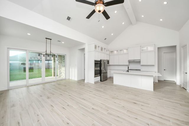 9519 Chateau Hill Drive, Manvel, TX 77578