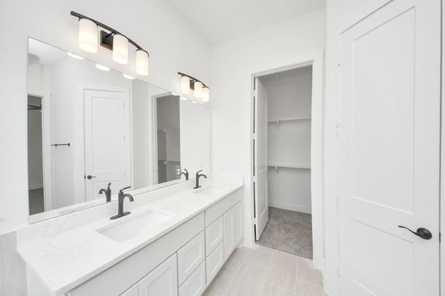 9519 Chateau Hill Drive, Manvel, TX 77578