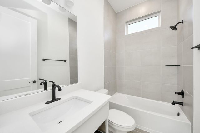 9519 Chateau Hill Drive, Manvel, TX 77578