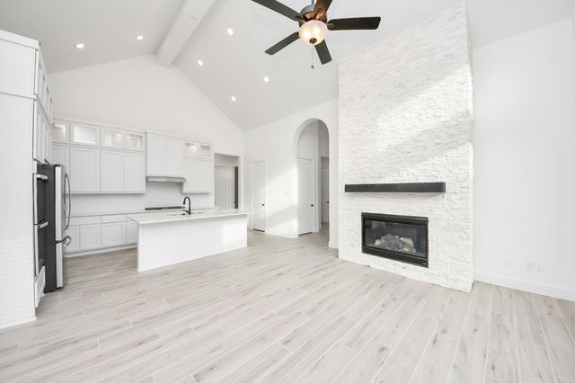 9519 Chateau Hill Drive, Manvel, TX 77578
