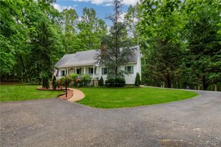 9865 Knobs Hill Ln, Amelia, VA 23002