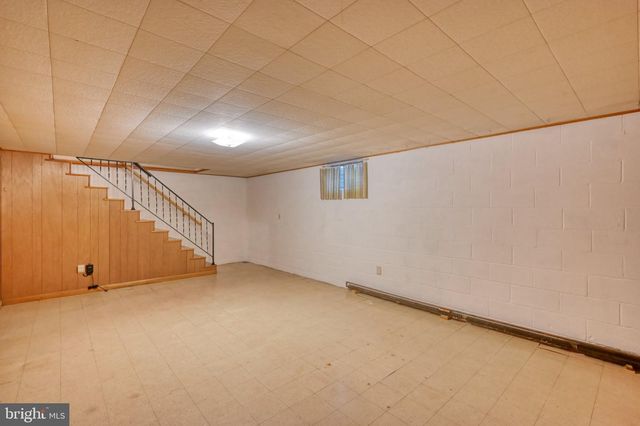 1315 FONDERWHITE RD, Lebanon, PA 17042