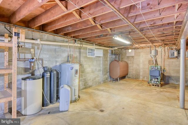 1315 FONDERWHITE RD, Lebanon, PA 17042