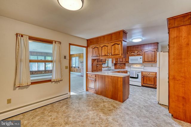 1315 FONDERWHITE RD, Lebanon, PA 17042