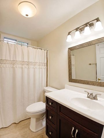 1010 Fox Run Lane, Algonquin, IL 60102