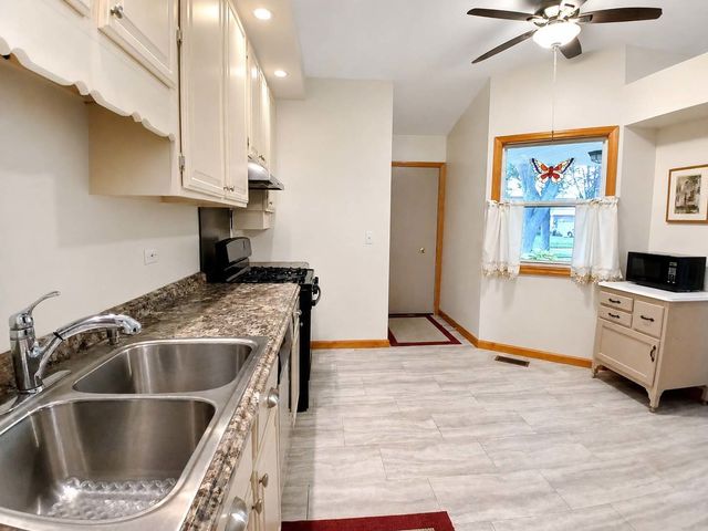 1010 Fox Run Lane, Algonquin, IL 60102