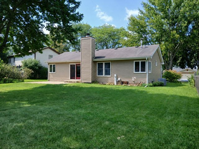 1010 Fox Run Lane, Algonquin, IL 60102
