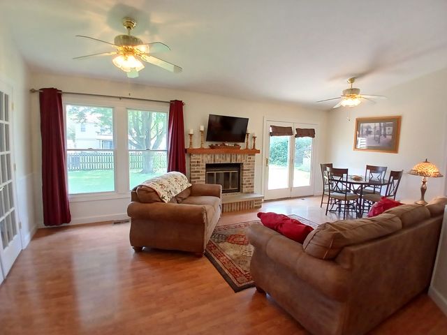 1010 Fox Run Lane, Algonquin, IL 60102