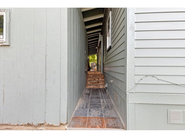 8300 Ne QUATAMA St 133, Hillsboro, OR 97006