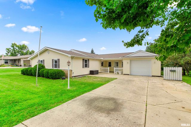 221 S CUMMINGS Lane, Washington, IL 61571