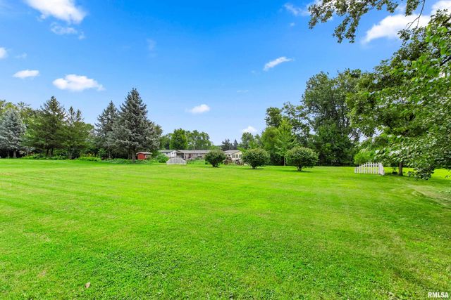 221 S CUMMINGS Lane, Washington, IL 61571