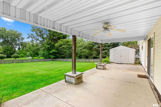 221 S CUMMINGS Lane, Washington, IL 61571