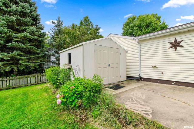 221 S CUMMINGS Lane, Washington, IL 61571