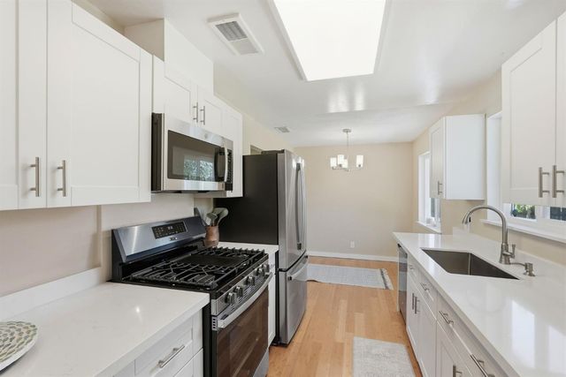 6907 7th Ave, Rio Linda, CA 95673
