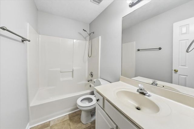 390 Oak Vista Court, Lawrenceville, GA 30044